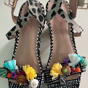 Betsey Johnson Sandals Black White Coastal Wedge Women’s size 8